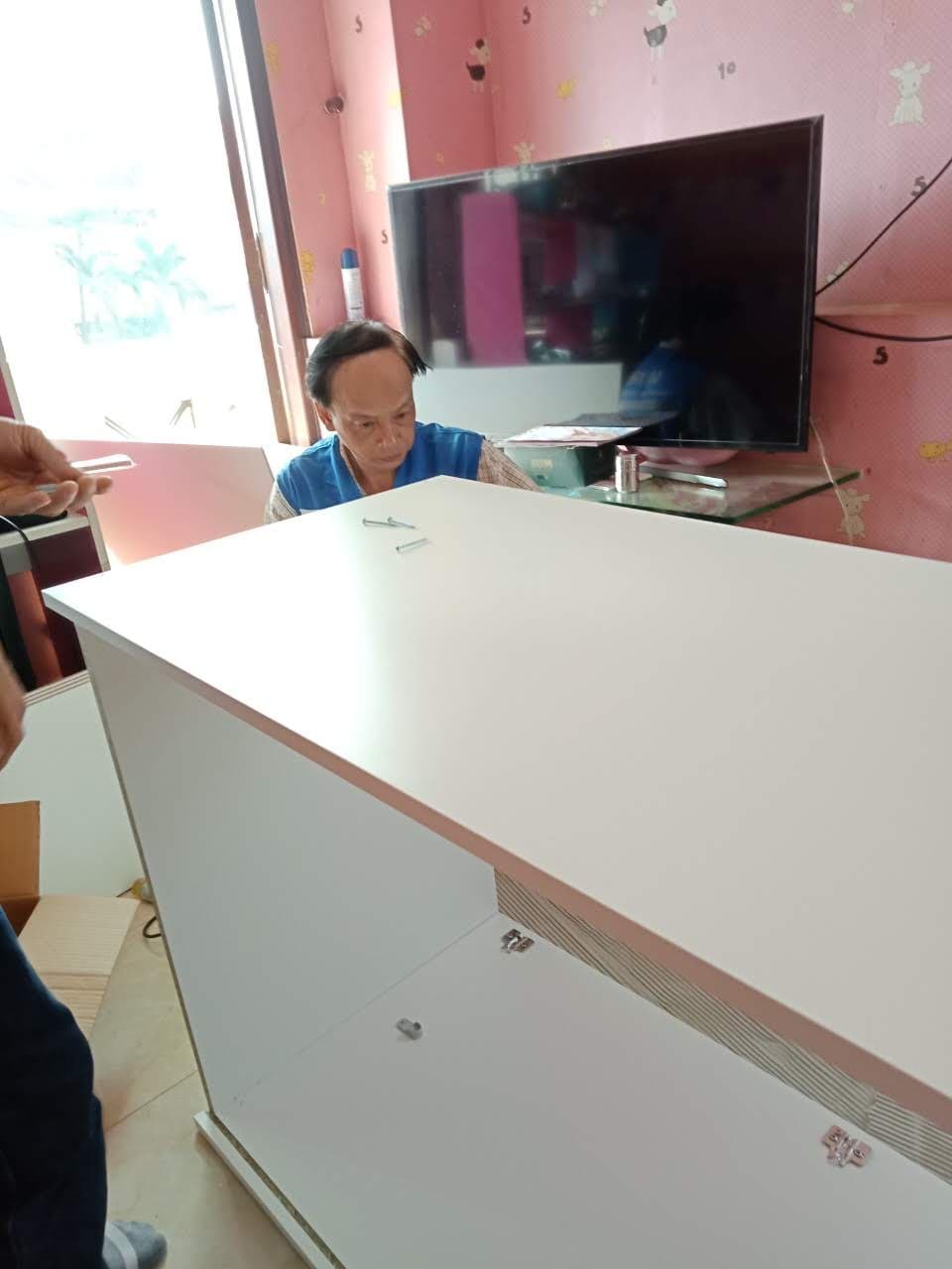 Lắp đặt tủ gỗ 3 cánh nhà A. Kiên - ảnh 2