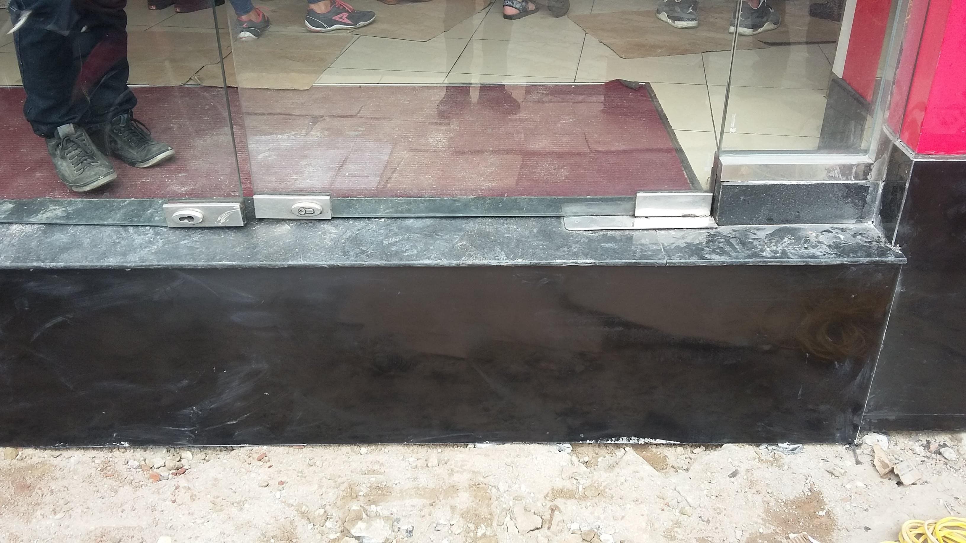 Ốp lát, cải tạo mặt bằng hệ thống cửa hàng KFC - ảnh 2